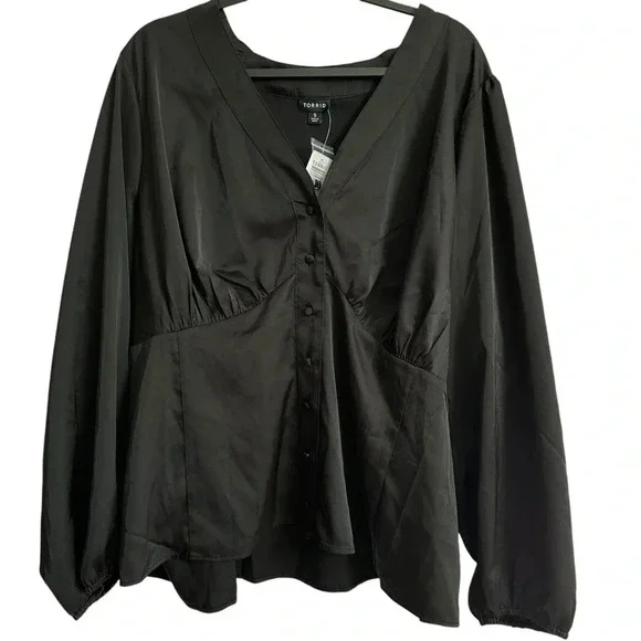 🌴Torrid NWT Satin Button Front Top 5X/28 in Deep Black - Picture 3 of 6